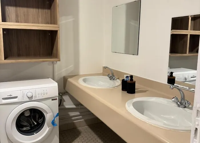 Appartamento Large For 10 People Saint Fargeau Parigi